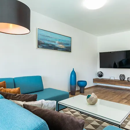 Mit Privatem Pool, Wlan, Klima Und Baeder En Holiday home Pula